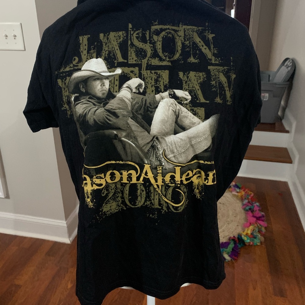 Jason Aldean T-shirt size medium